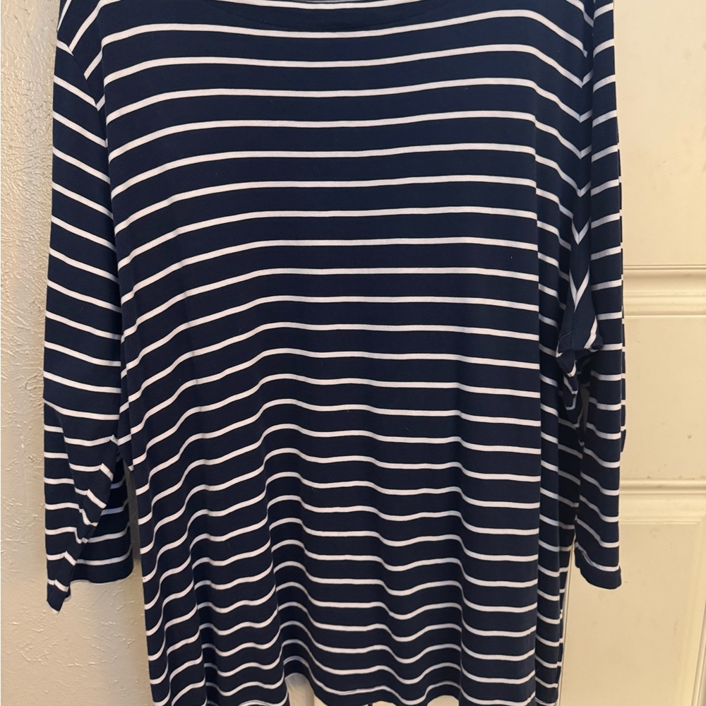 Croft & Barrow Blue and White Boxy Relaxed 3/4 Long Sleeve Tee